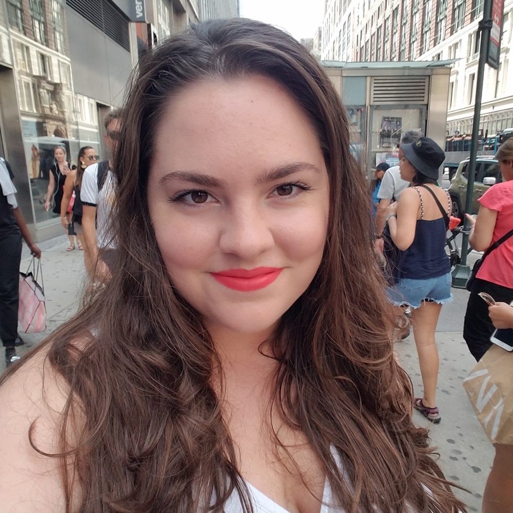 Meet your Posher, Angelica
